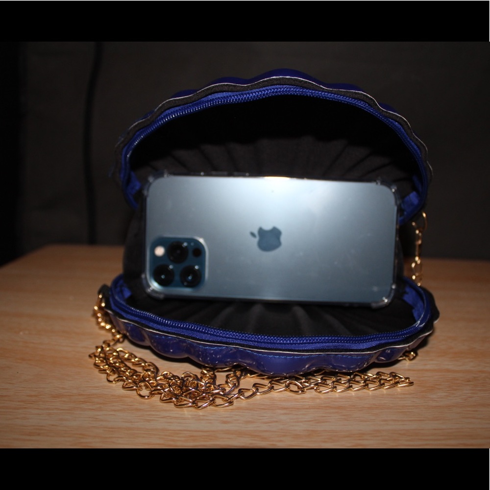 Shell Purse - Picture 5 of 7